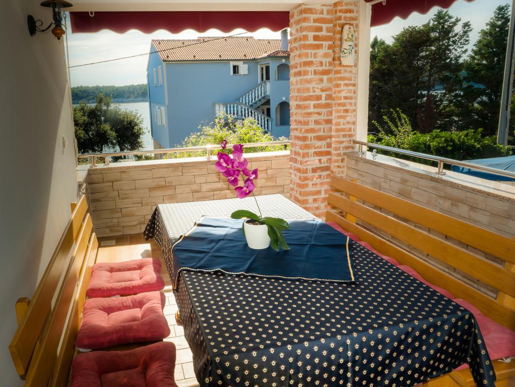 Barbat na Rabu Apartments Anita 1 מראה חיצוני תמונה