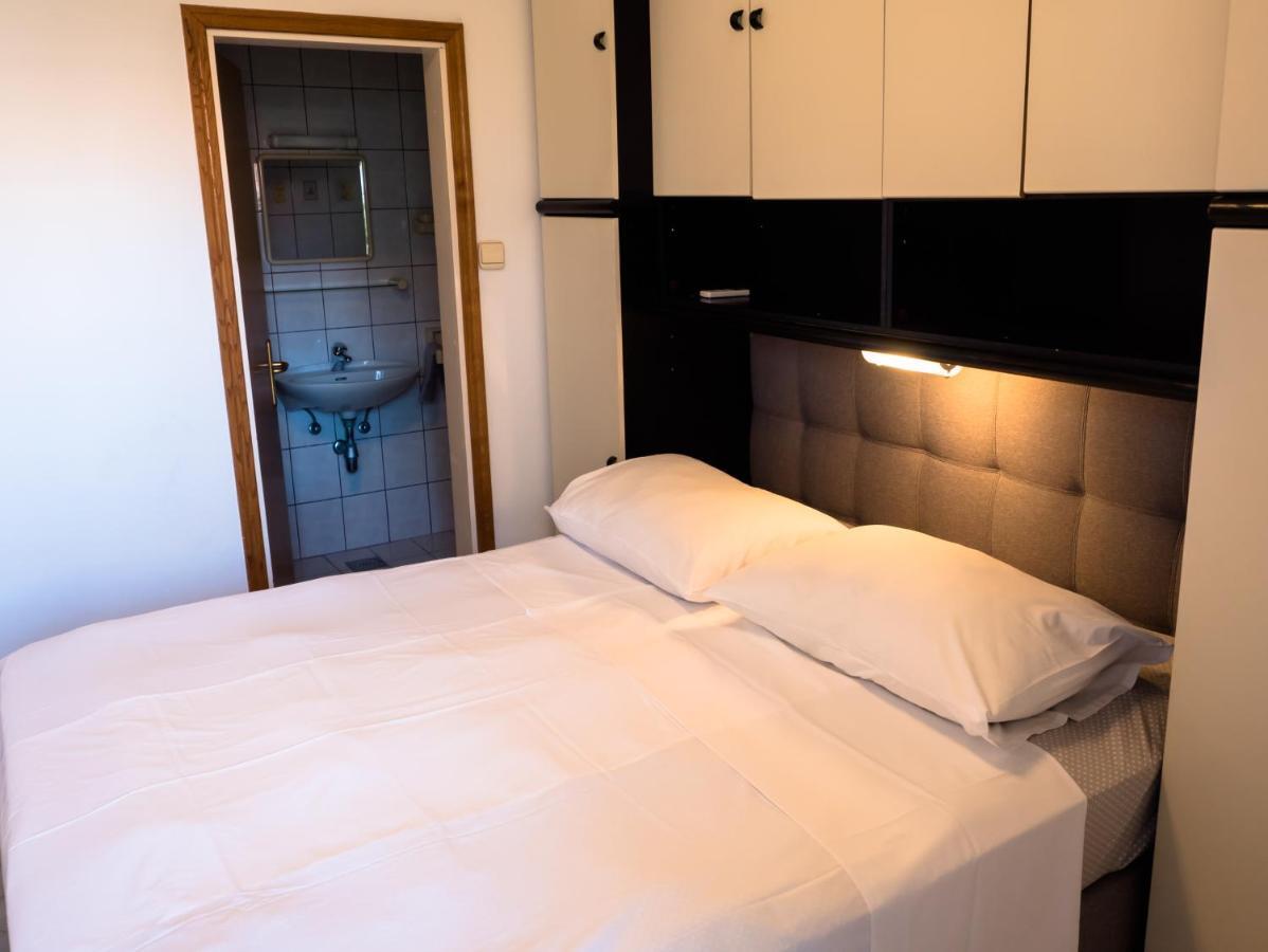 Barbat na Rabu Apartments Anita 1 מראה חיצוני תמונה