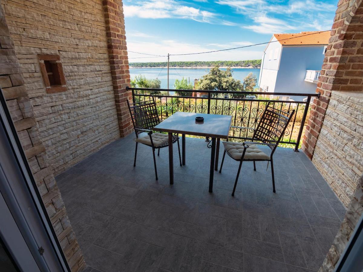 Barbat na Rabu Apartments Anita 1 מראה חיצוני תמונה