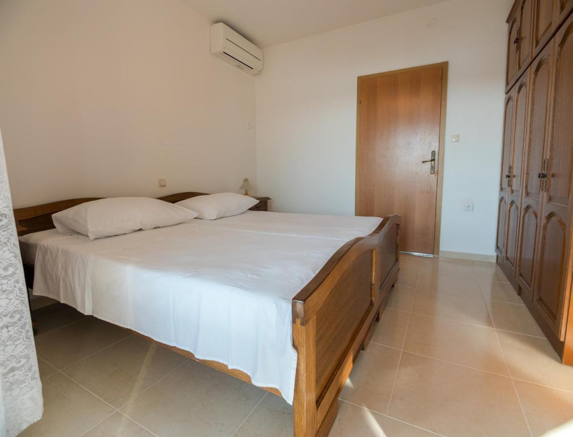 Barbat na Rabu Apartments Anita 1 מראה חיצוני תמונה