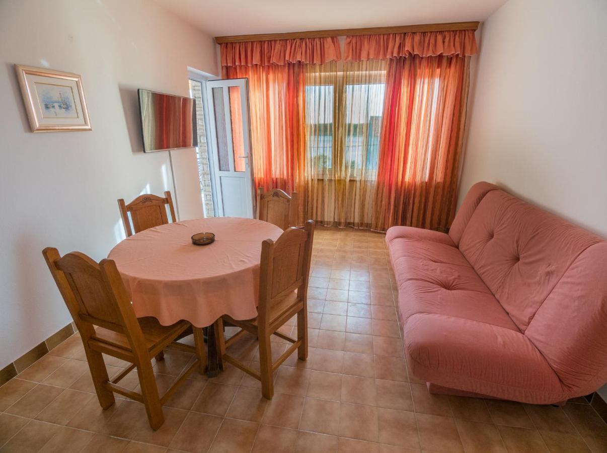 Barbat na Rabu Apartments Anita 1 מראה חיצוני תמונה