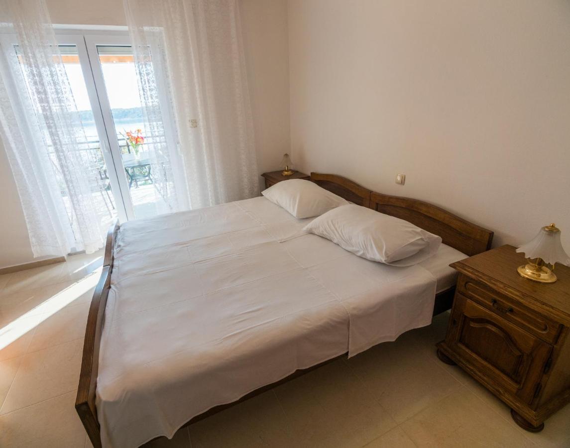 Barbat na Rabu Apartments Anita 1 מראה חיצוני תמונה