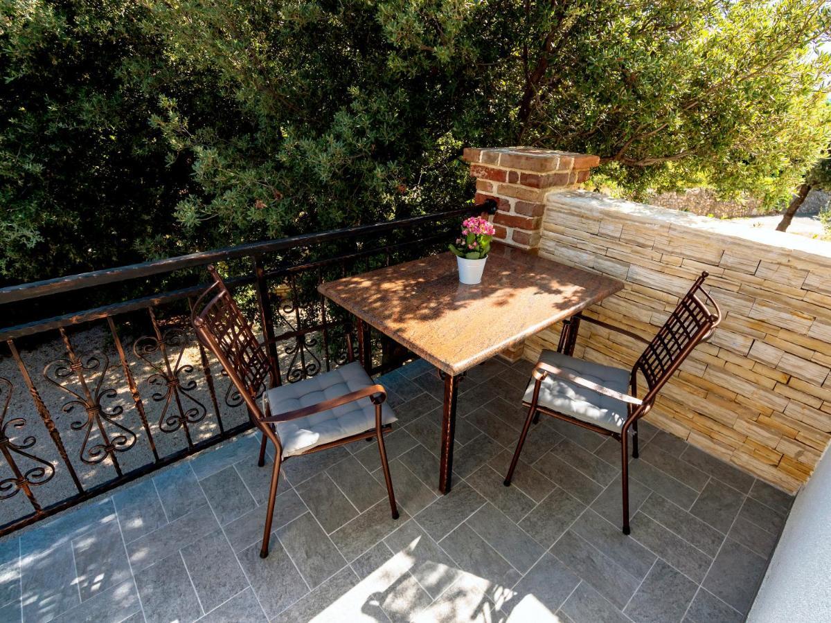 Barbat na Rabu Apartments Anita 1 מראה חיצוני תמונה