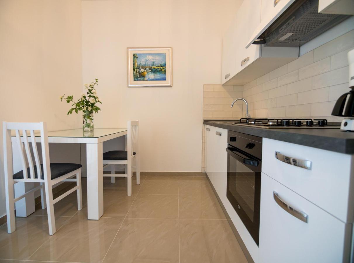 Barbat na Rabu Apartments Anita 1 מראה חיצוני תמונה