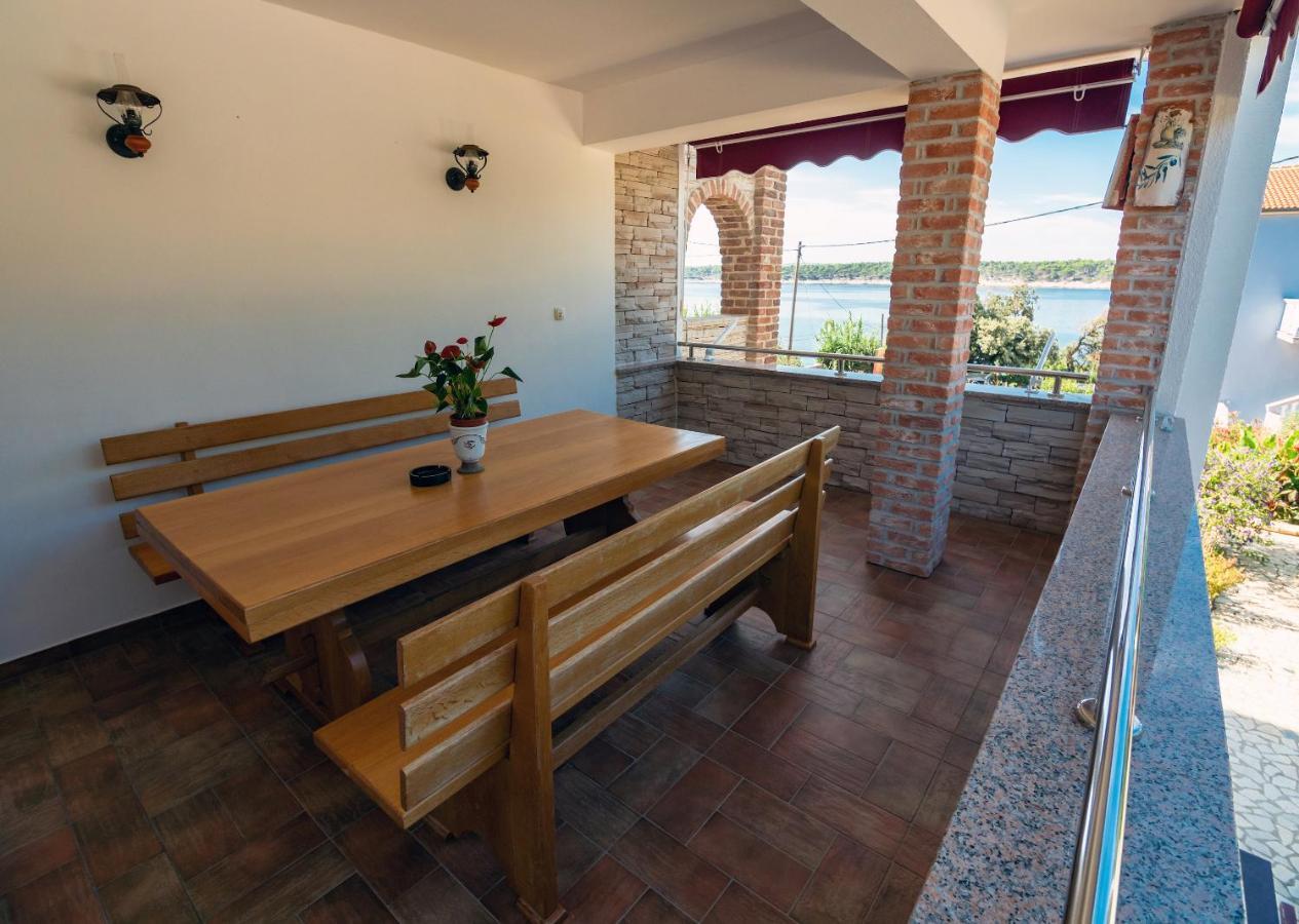 Barbat na Rabu Apartments Anita 1 מראה חיצוני תמונה
