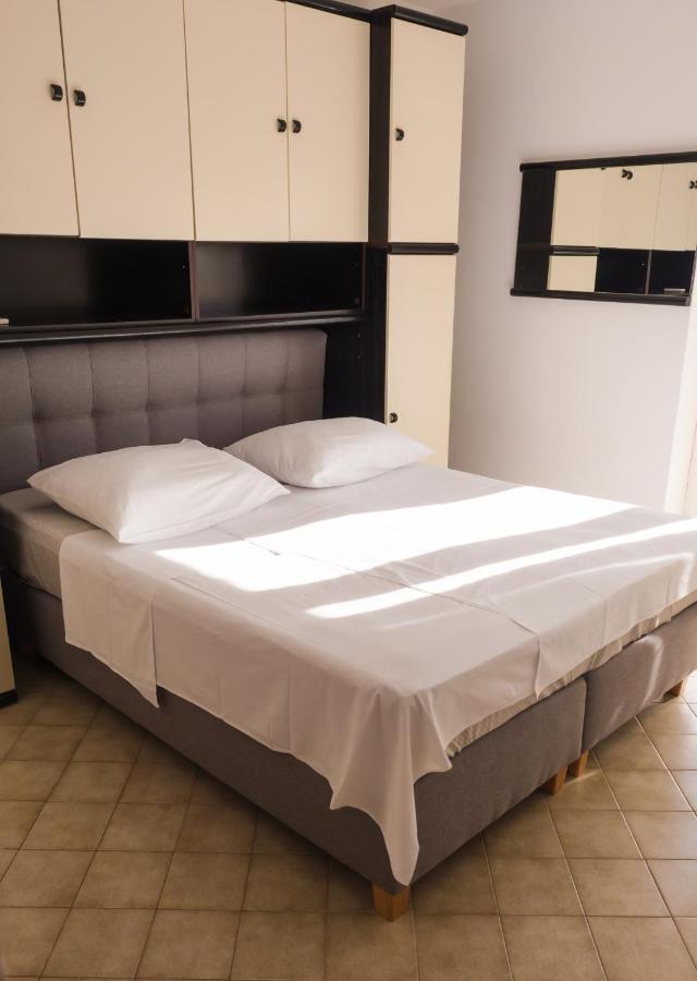 Barbat na Rabu Apartments Anita 1 מראה חיצוני תמונה