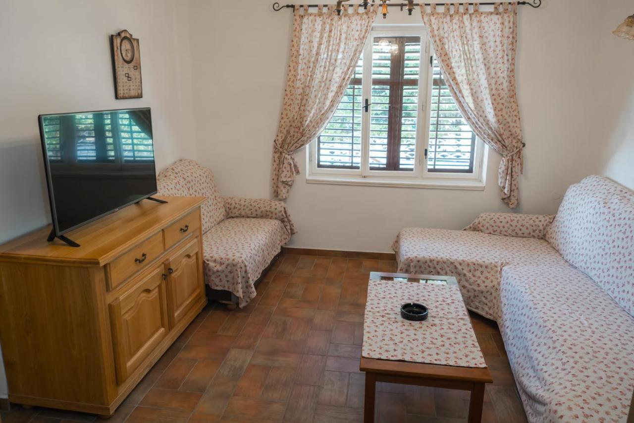 Barbat na Rabu Apartments Anita 1 מראה חיצוני תמונה