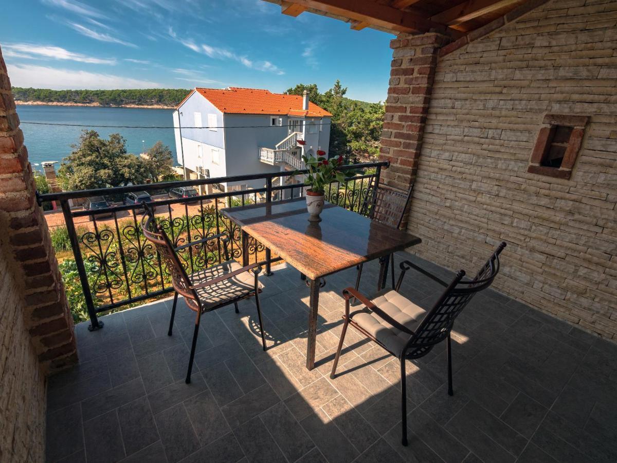Barbat na Rabu Apartments Anita 1 מראה חיצוני תמונה