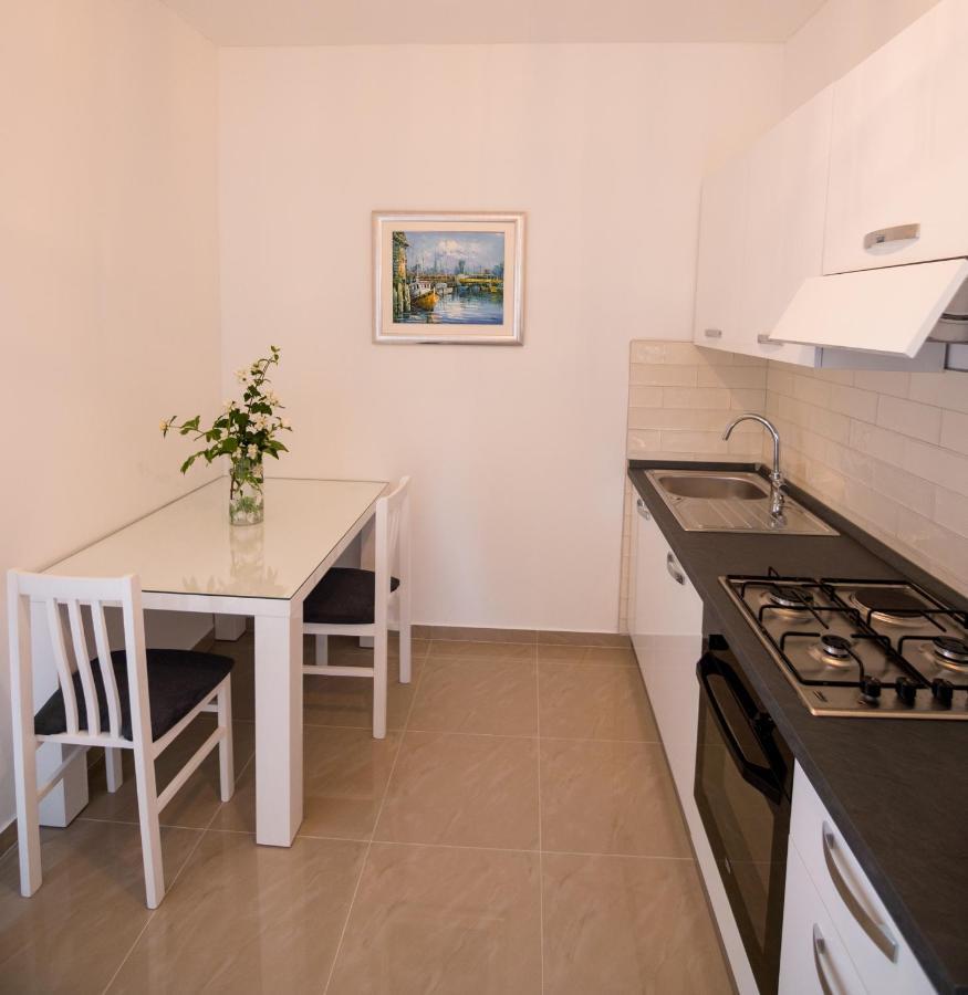 Barbat na Rabu Apartments Anita 1 מראה חיצוני תמונה