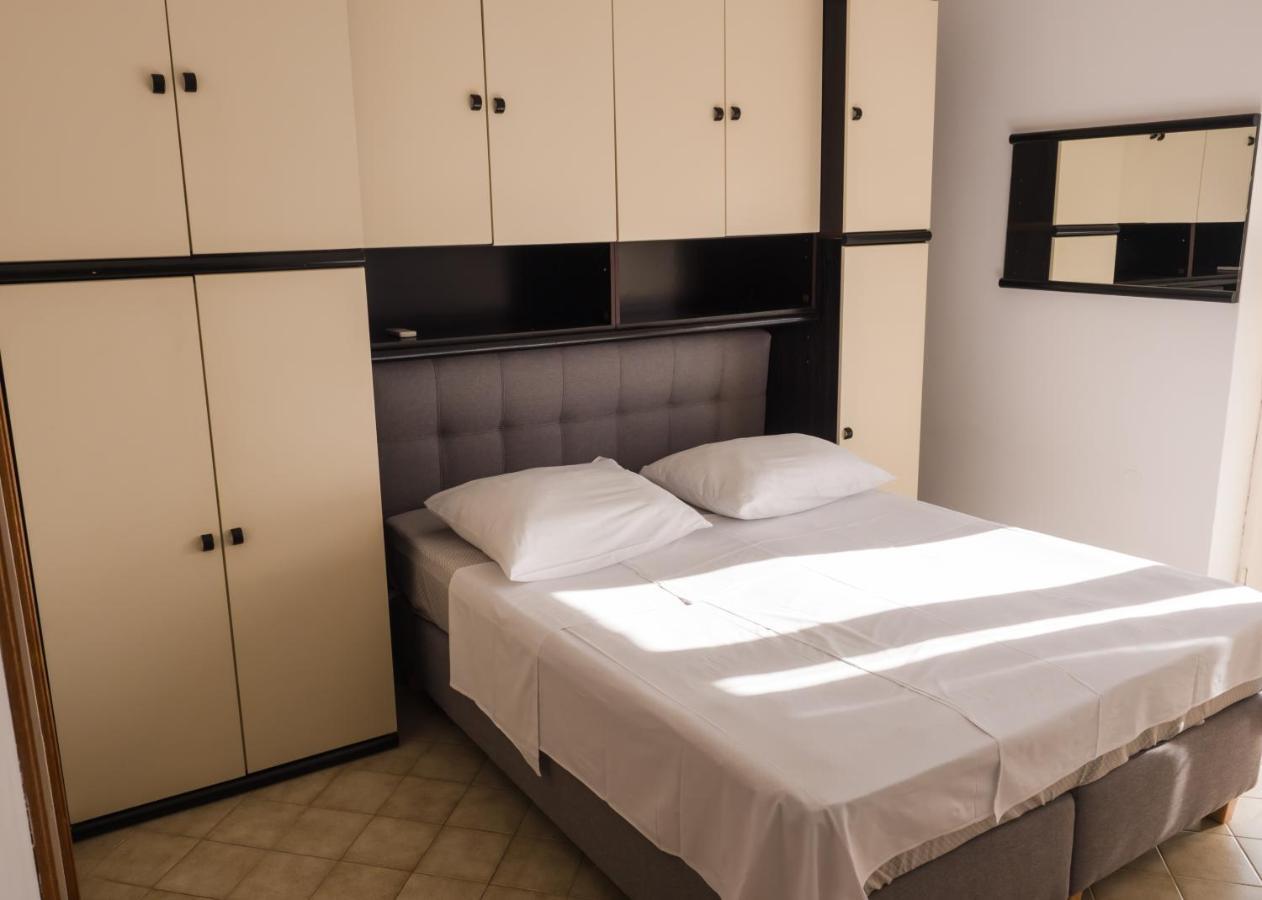 Barbat na Rabu Apartments Anita 1 מראה חיצוני תמונה