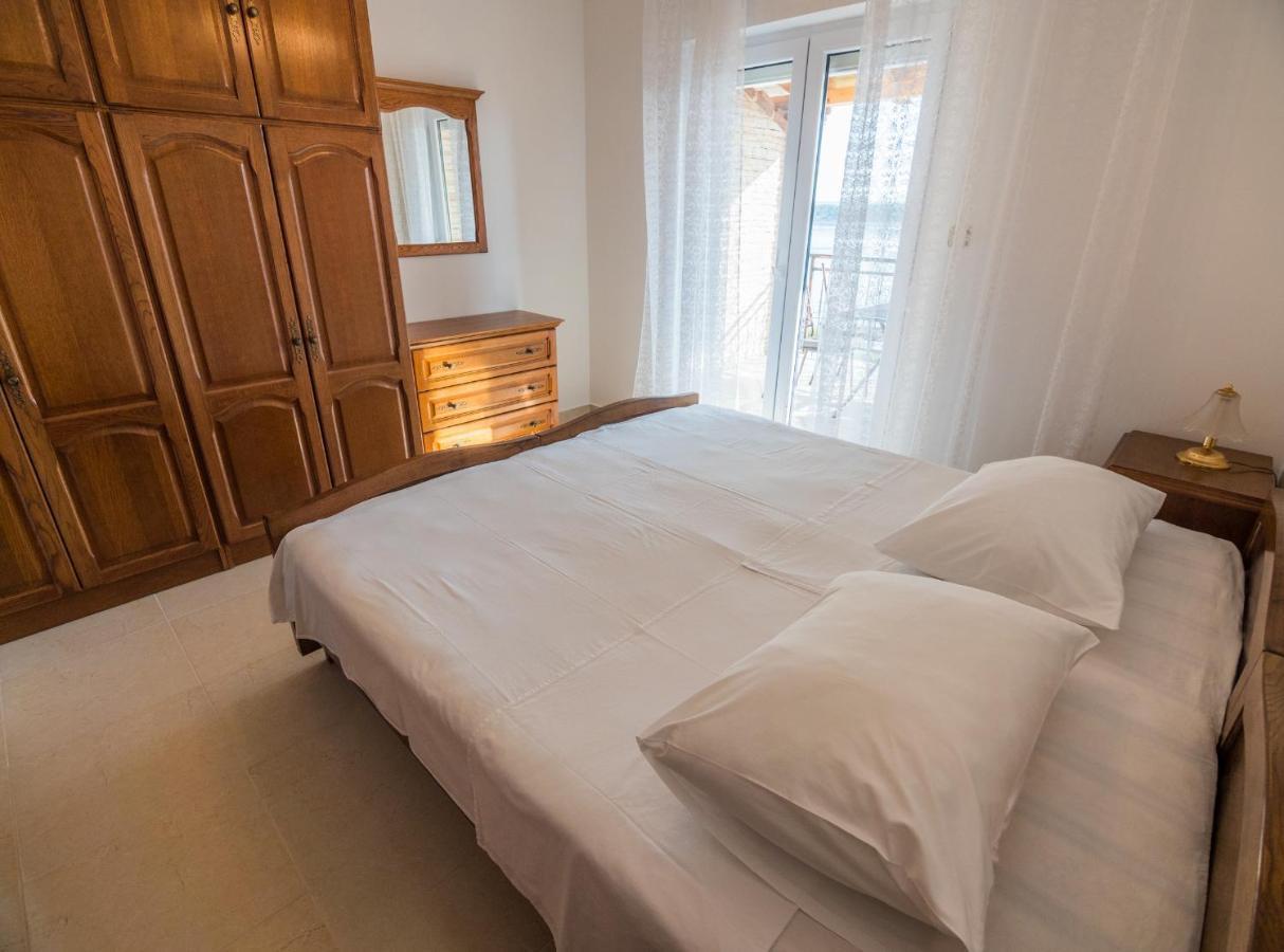 Barbat na Rabu Apartments Anita 1 מראה חיצוני תמונה