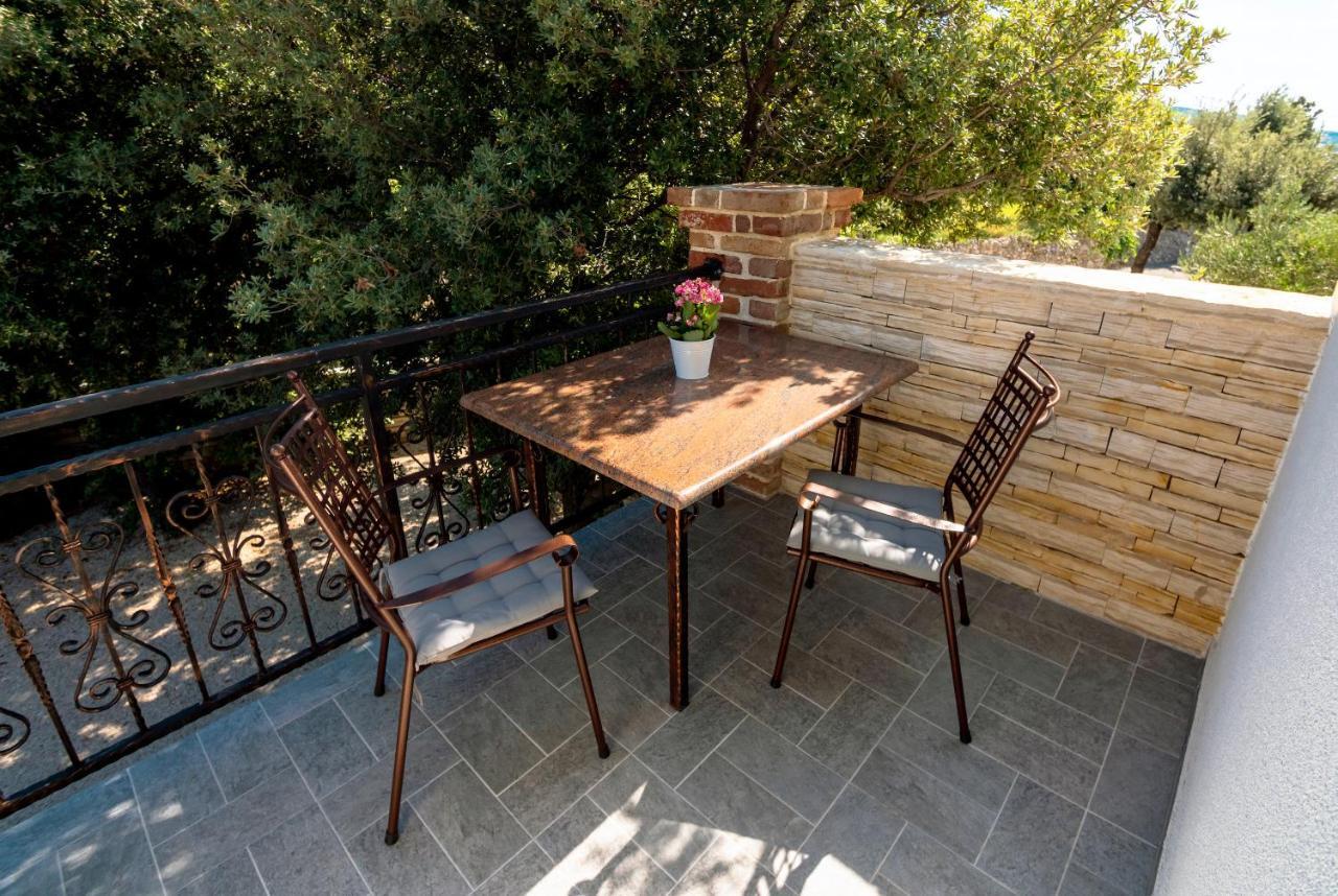 Barbat na Rabu Apartments Anita 1 מראה חיצוני תמונה