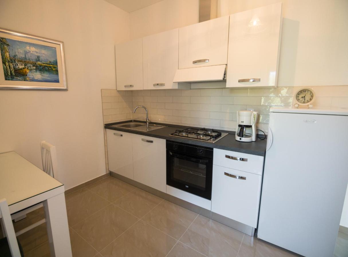 Barbat na Rabu Apartments Anita 1 מראה חיצוני תמונה