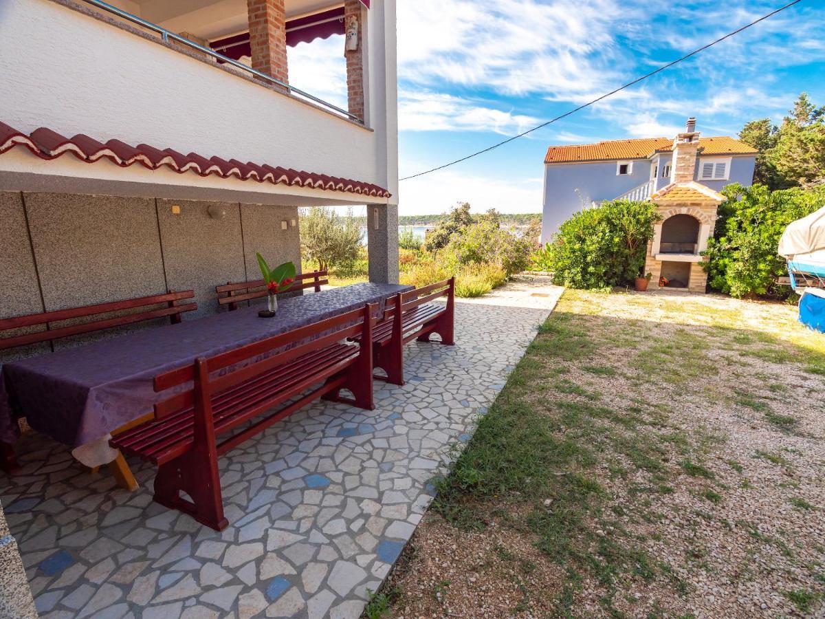 Barbat na Rabu Apartments Anita 1 מראה חיצוני תמונה